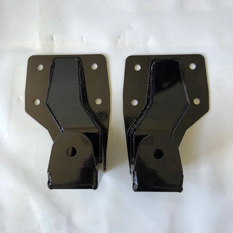 1999-2018 Chevrolet/GMC 1500/2500 Shackle & Hanger Kit for V8 Models